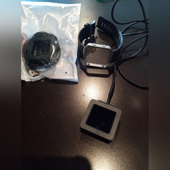 Fitbit Blaze fitness tracker - Picture 3 of 3